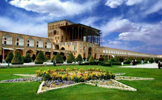 شهردار اصفهان: بخش بزرگی از فضاهای سبز شهری به دلیل بی آبی در حال نابودی است …مجمع فعالان اقتصادی